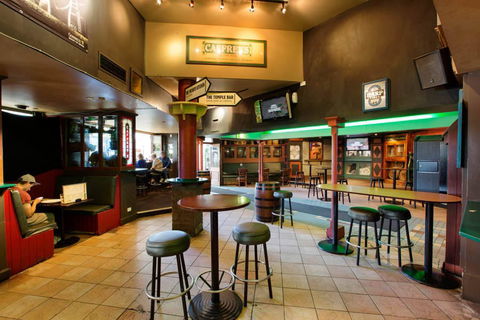 O'Malley's Irish Bar - Mooloolaba - Bed n Breakfasts 0