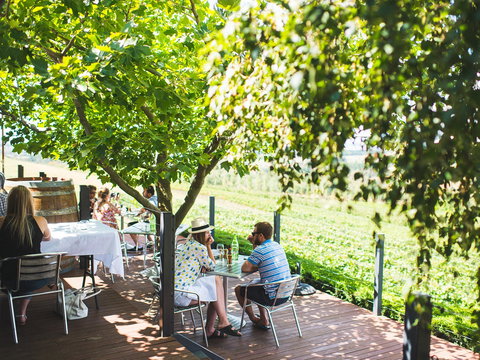 Sisters Rock Restaurant - Bed n Breakfasts 2