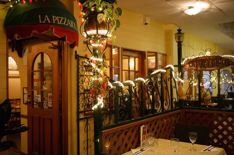 La Pizzaiola - Accommodation Australia 0