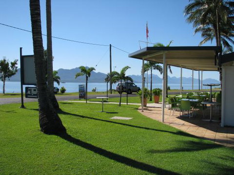 Cardwell Beachcomber Motel & Tourist Park - Accommodation Australia 0