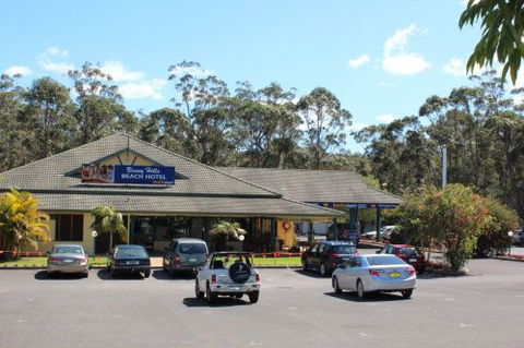 Bonny Hills Beach Hotel - Accommodation Australia 3