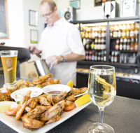 Capricorn Motel  Conference Centre - Bed n Breakfasts