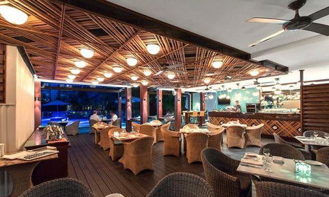 The Deck Poolside Bar & Restaurant - Australia Shopping 3