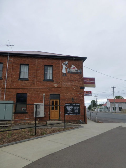 Cheqered Flag Bistro - Local Tourism 2