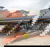 Avenues Cafe Bar - Accommodation Australia