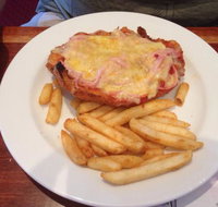 Checkside Tavern - Bed n Breakfasts