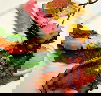 Crusoe's Restaurant - Bed n Breakfasts