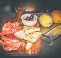 Cafe Lune - Bed n Breakfasts