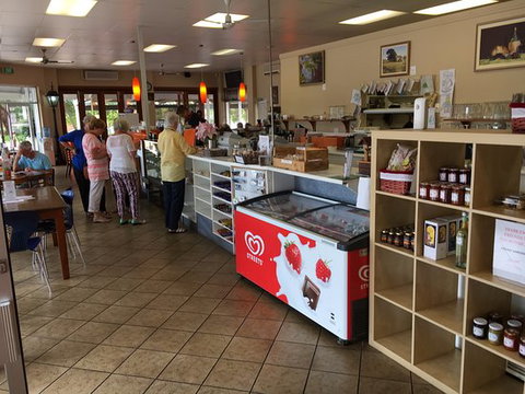 The Boulevard Cafe On The Lake - Local Tourism 0