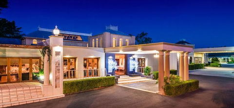 Sylvia's Restaurant & Wine Bar - Accommodation Australia 10