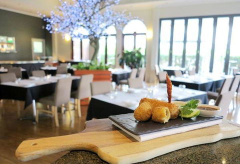 Sylvia's Restaurant & Wine Bar - Accommodation Australia 6