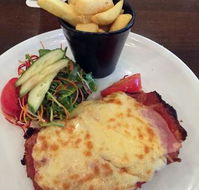 Arundel Tavern - Accommodation Australia