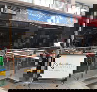 Freddies Cafe De Paris - Accommodation Australia