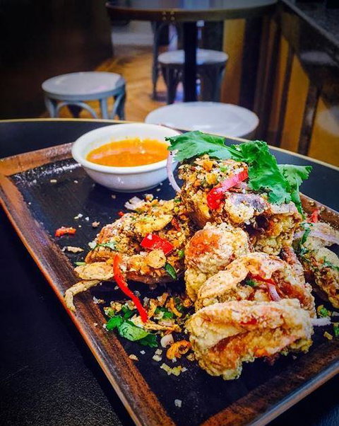 Apple Daily Bar & Eating House - Accommodation Australia 5