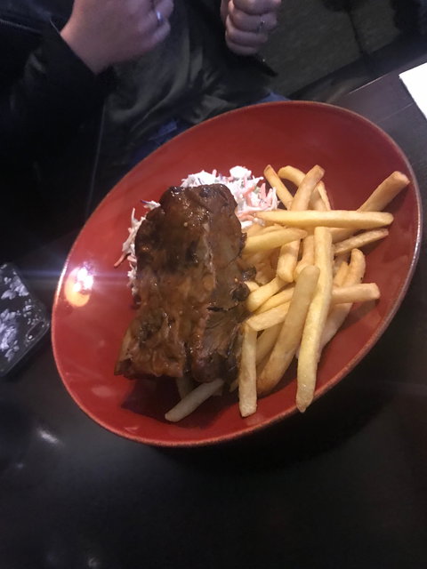 Pineapple Hotel - Australia Shopping 2