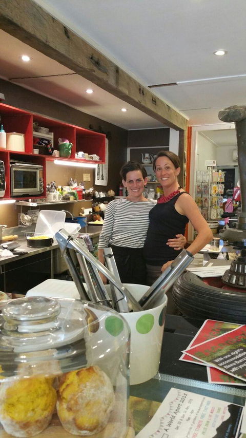 The Story Tree - Australia Shopping 5