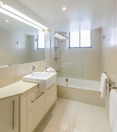 Central Dockside Apartment Hotel - Local Tourism 9