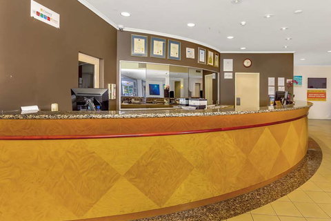 Comfort Inn & Suites Goodearth - Australia Shopping 3