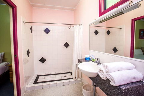 Darra Motel And Conference Centre - Bed n Breakfasts 9