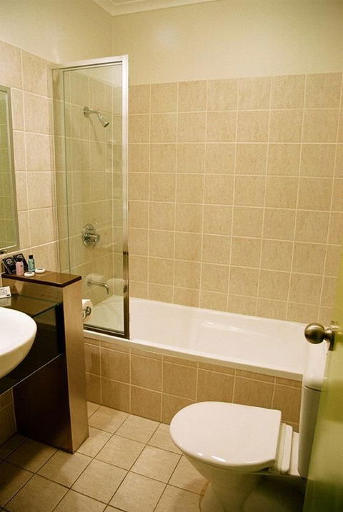 Rocklea International Hotel - Local Tourism 4