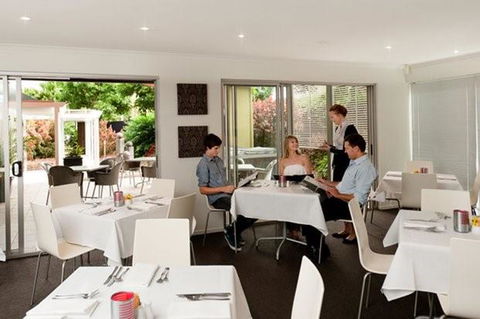 Rocklea International Hotel - Local Tourism 8