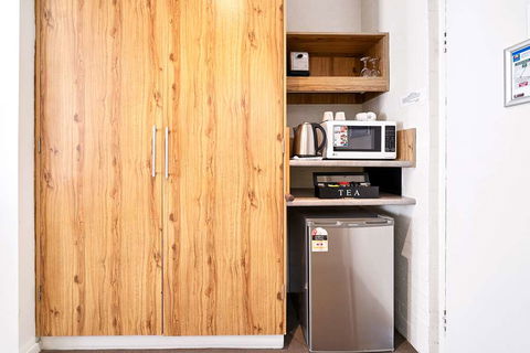 Comfort Inn Coach & Bushmans - Australia Shopping 10