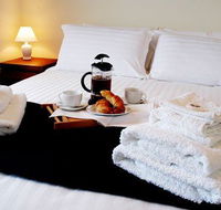 Hut on the Hill BB - Bed n Breakfasts