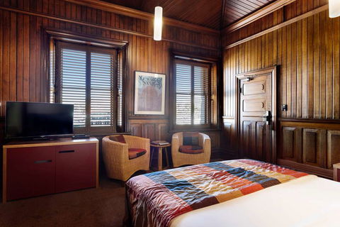 The Henry Jones Art Hotel - Local Tourism 5