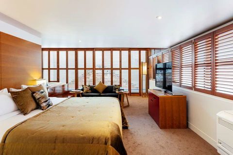The Henry Jones Art Hotel - Local Tourism 11