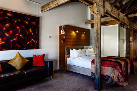 The Henry Jones Art Hotel - Local Tourism 12