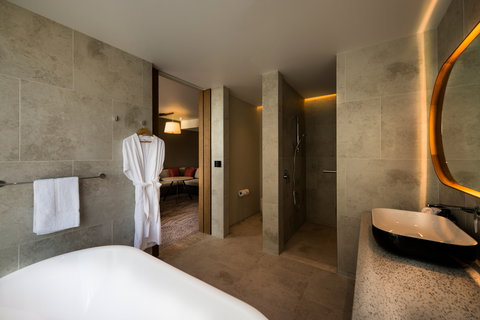 Crowne Plaza Hobart - Local Tourism 7