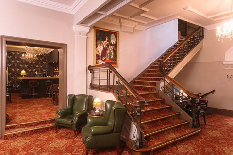 Hadley's Orient Hotel - Bed n Breakfasts 2