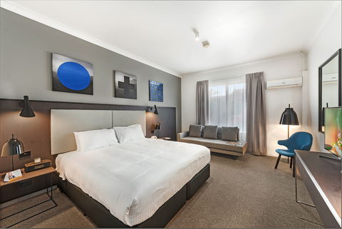 Quality Hotel CKS Sydney Airport - Australia Shopping 3