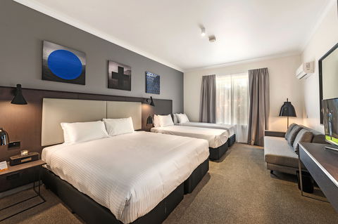 Quality Hotel CKS Sydney Airport - Australia Shopping 5