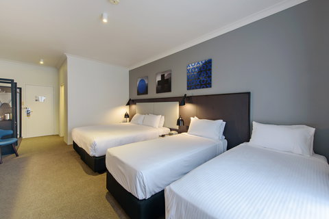 Quality Hotel CKS Sydney Airport - Australia Shopping 6