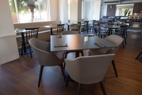 Quality Hotel CKS Sydney Airport - Australia Shopping 10