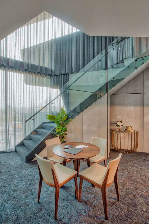 Eatons Hill Hotel - Accommodation Australia 12