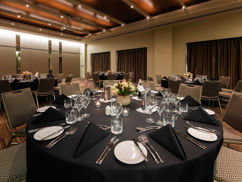 Pullman Hotel at Sydney Olympic Park - Local Tourism 9