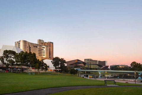 Eos by SkyCity - Bed n Breakfasts 0