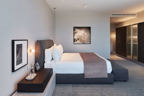 Eos by SkyCity - Bed n Breakfasts 6