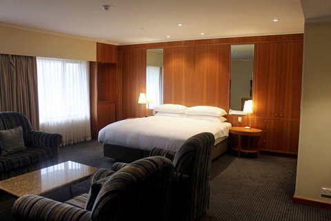 Hilton Adelaide - Bed n Breakfasts 3