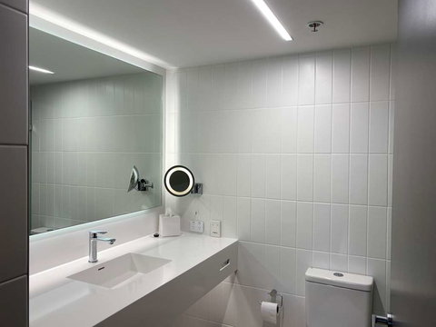 Hilton Adelaide - Bed n Breakfasts 4