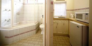 Lorne Coachman Inn - Accommodation Australia 3