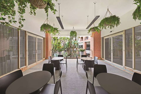 Adina Apartment Hotel Sydney Surry Hills - Accommodation Australia 13