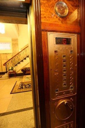 ULTIQA Rothbury Hotel - Bed n Breakfasts 1