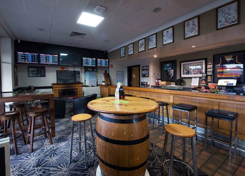 Nightcap Rose & Crown Hotel - Australia Shopping 2