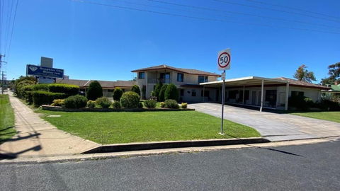 Sapphire City Motor Inn - Australia Shopping 1