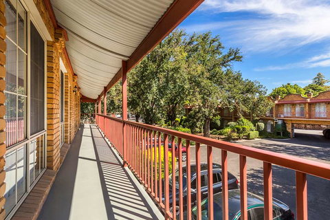 Best Western Cathedral Motor Inn - Accommodation Australia 1