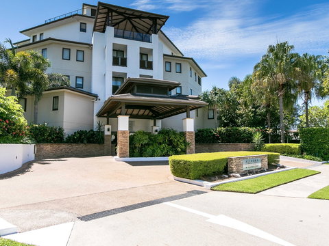 Grand Mercure Allegra Hervey Bay - Australia Shopping 1