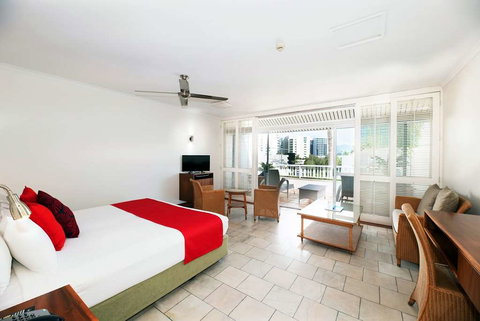 Ramada By Wyndham Cairns City Centre - Local Tourism 1